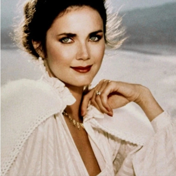 Celebrating Women of the 1970s 🌙🔮🕶💍💄🪞⬇️ - Picture 16 of 16